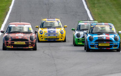 COOPER CLASSES ROUND 5 AT CADWELL PARK SHOWED GREAT RACING