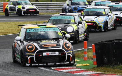 DAN ZELOS LOOKS TO MAINTAIN LEAD ON RECORD-BREAKING WEEKEND