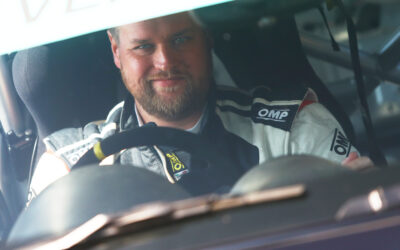 OX4 SIGNS OFF WITH SILVERWARE