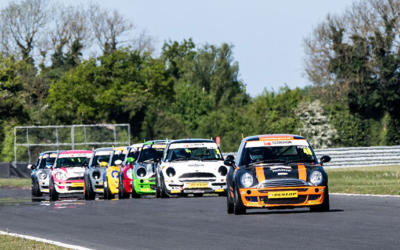 COOPER CLASS ROUND 2 AT OULTON PARK