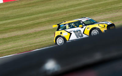 GORNALL GRABS POLE AFTER QUICK FIX AT DONINGTON