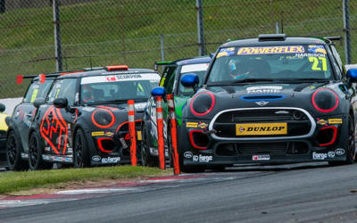 HARRISON STAYS COOL FOR VICTORY IN DONINGTON OPENER