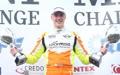 JASON LOCKWOOD ‘OVER THE MOON’ WITH KNOCKHILL WEEKEND