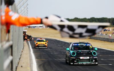 JACK MITCHELL RETURNS TO THE TOP STEP IN SNETTERTON FINALE