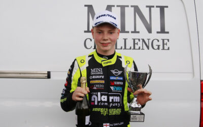 NICKY TAYLOR AND BEN JENKINS MAKE GRAVES MOVE FOR MINI CHALLENGE TROPHY