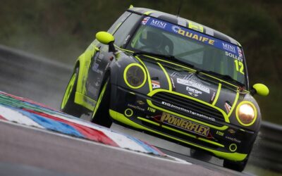 ALEX SOLLEY STORMS TO POLE AT THRUXTON