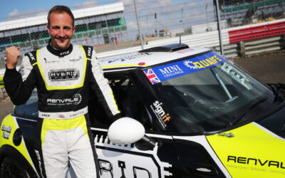 SAM WELLER EXTENDS ADVANTAGE WITH SILVERSTONE POLE