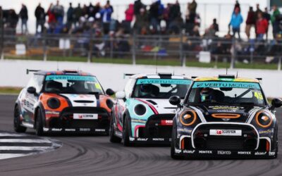 DAN ZELOS DOUBLES UP IN FINAL SILVERSTONE RACE