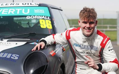 SAM GORNALL SNARES DOUBLE POLE AT SNETTERTON